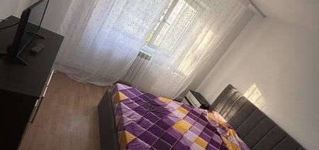 Inchiriez apartament 2 camere decomandat