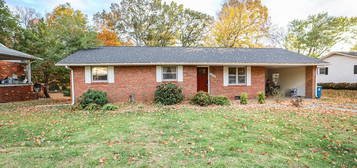 1213 Peggy Ann Dr, Murray, KY 42071