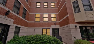 2340 W Adams St Unit 37, Chicago, IL 60612