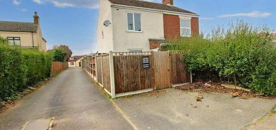 2 bedroom semi-detached house for sale