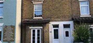 3 bed town house to rent
