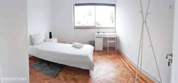 724987 - Quarto com cama de solteiro em...