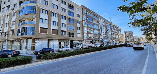 BORNOVA ERZENE MAH.'DE DOĞALGAZLI BAKIMLI KİRALIK LÜKS DAİRE 3+1