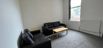 4 bed shared accommodation to rent