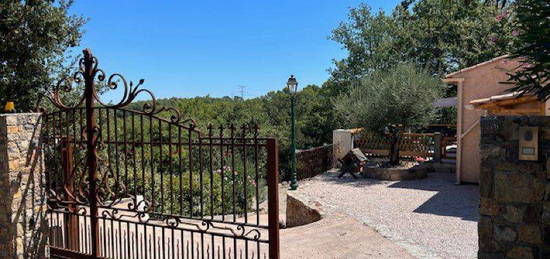 Villa jolie vue et piscine