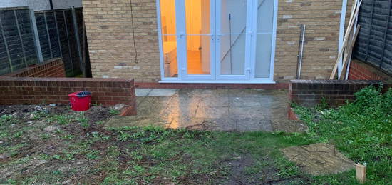 Room to rent in Athelstan Road, Romford RM3