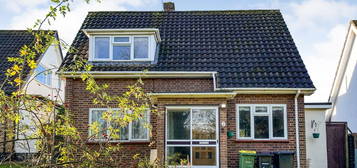 3 bed detached house for sale