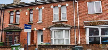 4 bed terraced house to rent