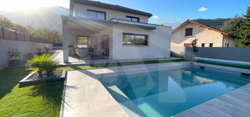 Maison d'exception de 140m2 sur terrain 788m2 avec piscine S