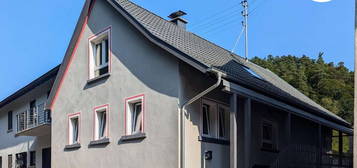 Charmantes Einfamilienhaus mit Terrasse und Balkon