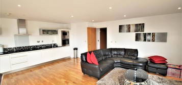 2 bed flat to rent