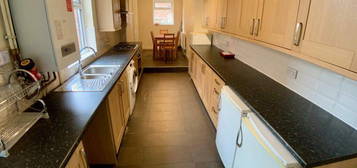 4 bedroom terraced house