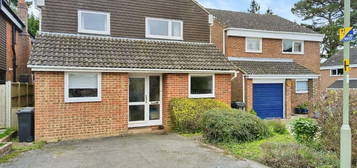 5 bedroom detached house