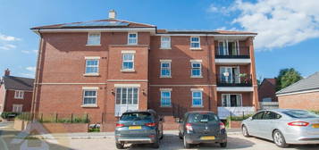 Flat for sale in Cloatley Crescent, Royal Wootton Bassett, Swindon SN4