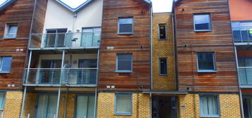 Flat to rent in Marine House, Quayside Drive, Colchester CO2