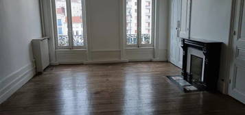 Appartement  à louer, 3 pièces, 2 chambres, 115 m²