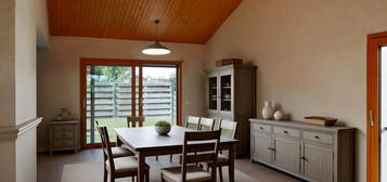 Maison Gorges 147,26 M² . 7 P . 5 Chs . T 1427 M² . Sous sol avec double garage, cave; lingerie, atelier