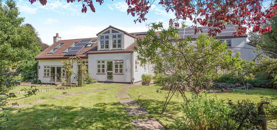 3 bed detached house for sale