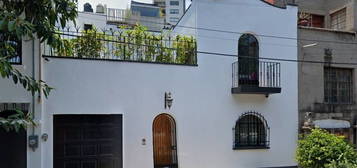 Casa De Remate En Hipodromo Condesa Cuauhtemoc  Ht-2307