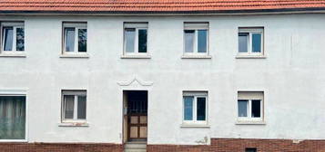 Haus mit Scheune und Garten