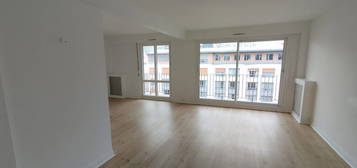 Appartement  à louer, 4 pièces, 3 chambres, 88 m²