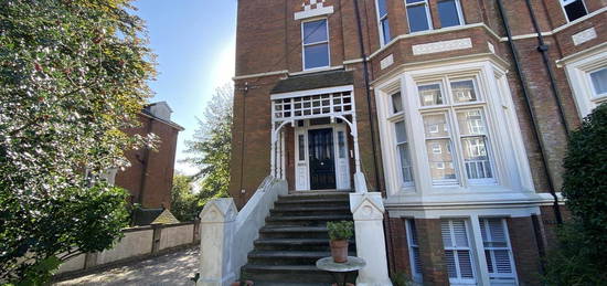 Flat to rent in Dane Road, St. Leonards-On-Sea TN38