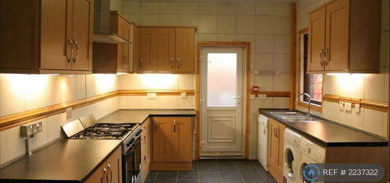 4 bedroom terraced house