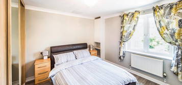 Flat to rent in Taff Mead Embankment, Cardiff CF11