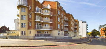 Flat for sale in Grantley Heights, Kennet Side, Reading, Berkshire RG1