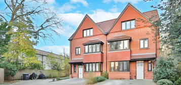 4 bedroom semi-detached house