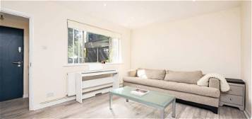 Lodge to rent in Prince Albert Road, London NW8