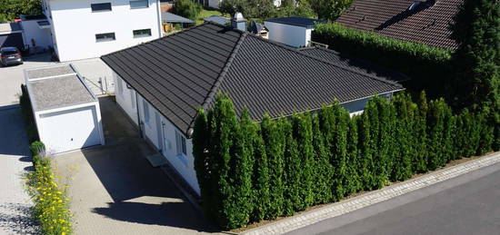 Stufenlos glücklich. Gepflegter 4-Zimmer-Bungalow mit EBK und Garten in Unterpleichfeld