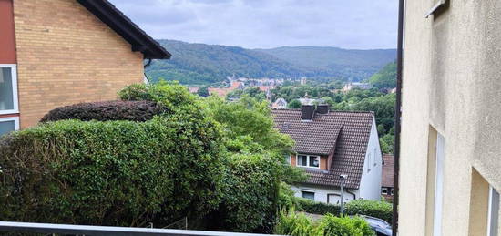 Sonnige 2-Zimmerwohnung mit Balkon, Badewanne und Einbauküche