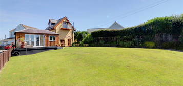 4 bed detached house for sale