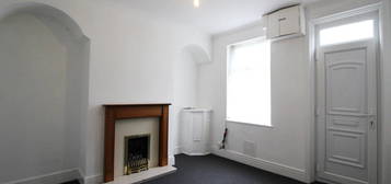 2 bed terraced house to rent