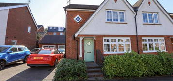 3 bedroom semi-detached house for sale