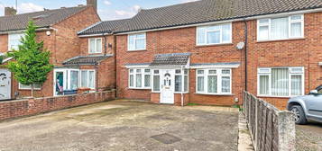 4 bed semi-detached house for sale