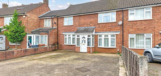 4 bed semi-detached house for sale