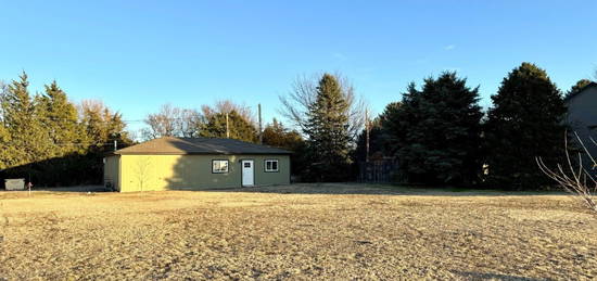 313 Cottonwood Rd, Goodland, KS 67735