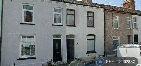 2 bedroom terraced house