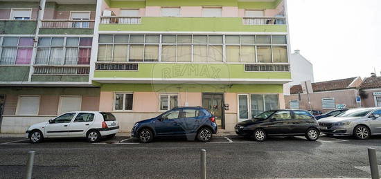 Arrendamento de Apartamento T1  na praceta da Venteira s/n