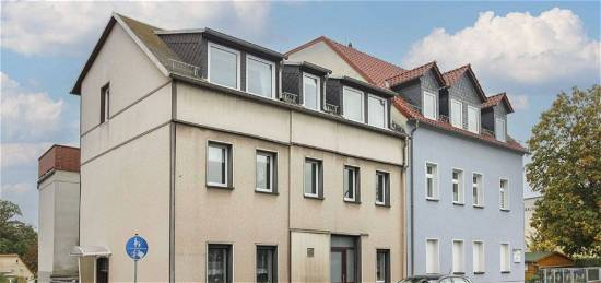 Dachgeschosswohnung mit schöner Dachterrasse in ruhiger Lage - Sanierungsmaßnahmen geplant