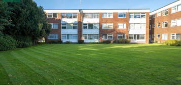 Flat to rent in St Andrews Gardens, Church Road, Worthing, West Sussex BN13