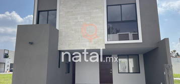 Casa En Venta Residencial Diamante Zona Mayorazgo Puebla