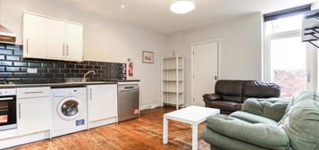 3 bed flat to rent