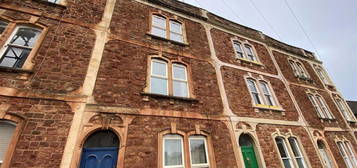 6 bedroom terraced house to rent