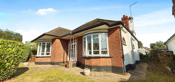 Detached bungalow to rent in Lampits Hill, Corringham SS17