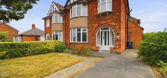 3 bed semi-detached house to rent