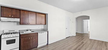 3314 W  Diversey Ave #102, Chicago, IL 60647