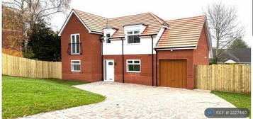 4 bedroom detached house